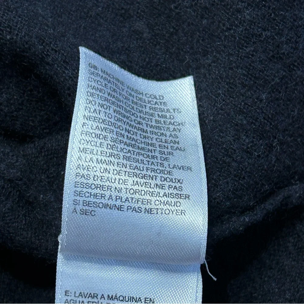 The North Face cotton/wool blend 3/4 zip sweater. Size Small.